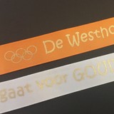 Kadolint themafeest scholen oranje en wit satijnen lint met goud glanzende bedrukking